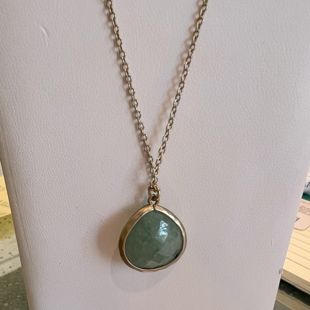 Bubblebar green pendant gold 18” plus 2.5”extender necklace jewelry - Picture 3 of 5
